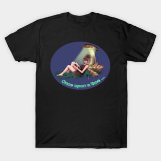 Fairy faerie elf reading under toadstool T-Shirt